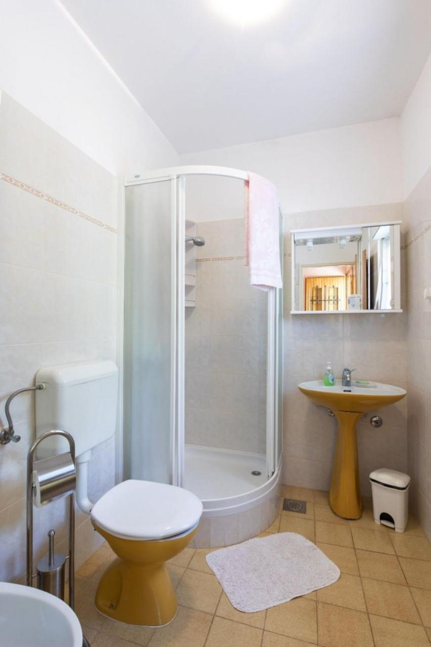 Apartments Kate - 100 M From Beach Malinska Ngoại thất bức ảnh